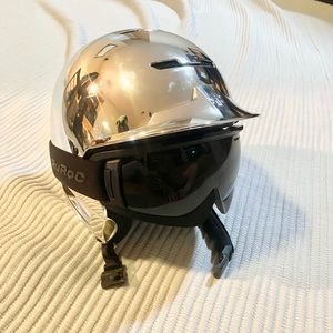 Snowboard helmet